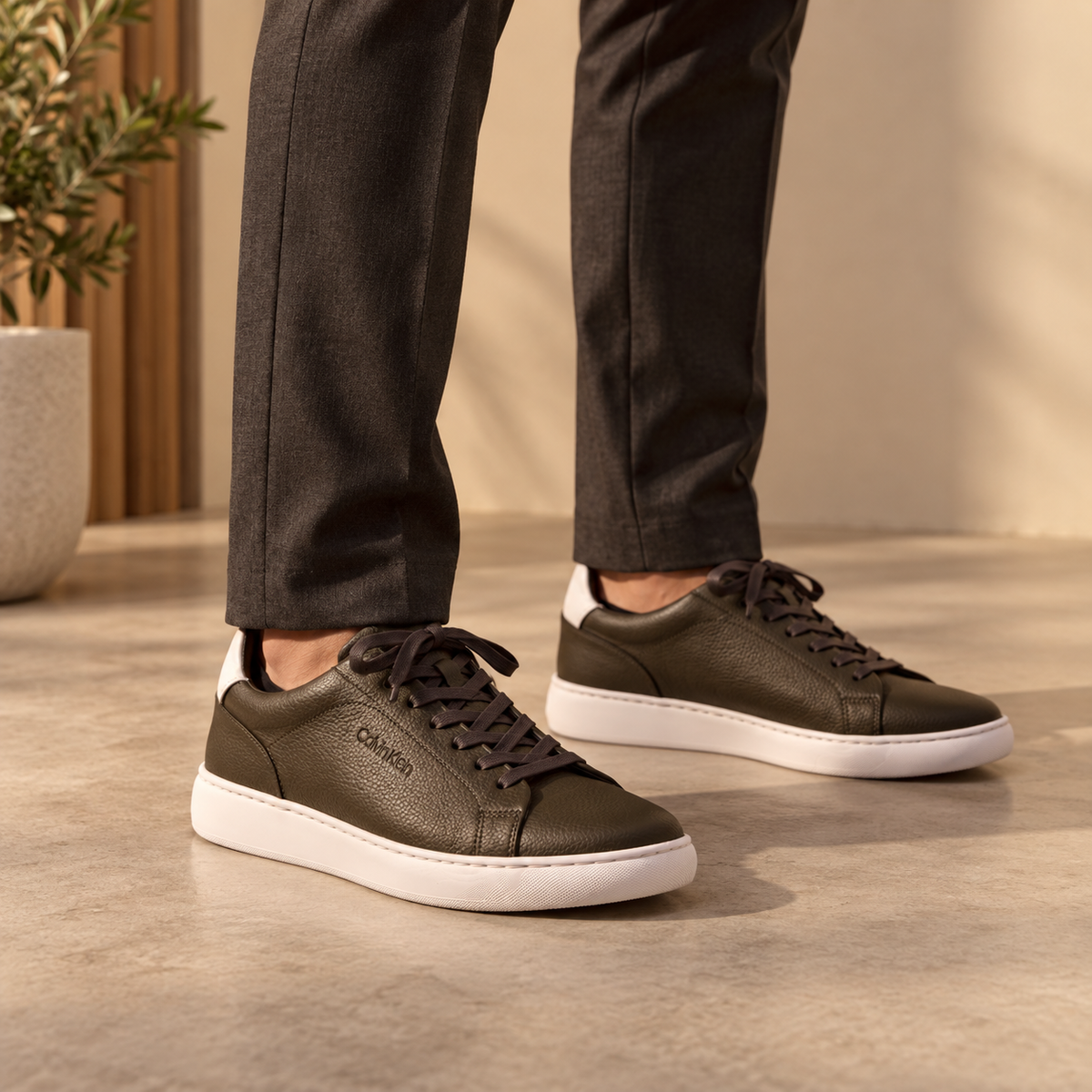 Calvin Klein Men’s Falconi Tumbled Sneakers — imagen principal del producto