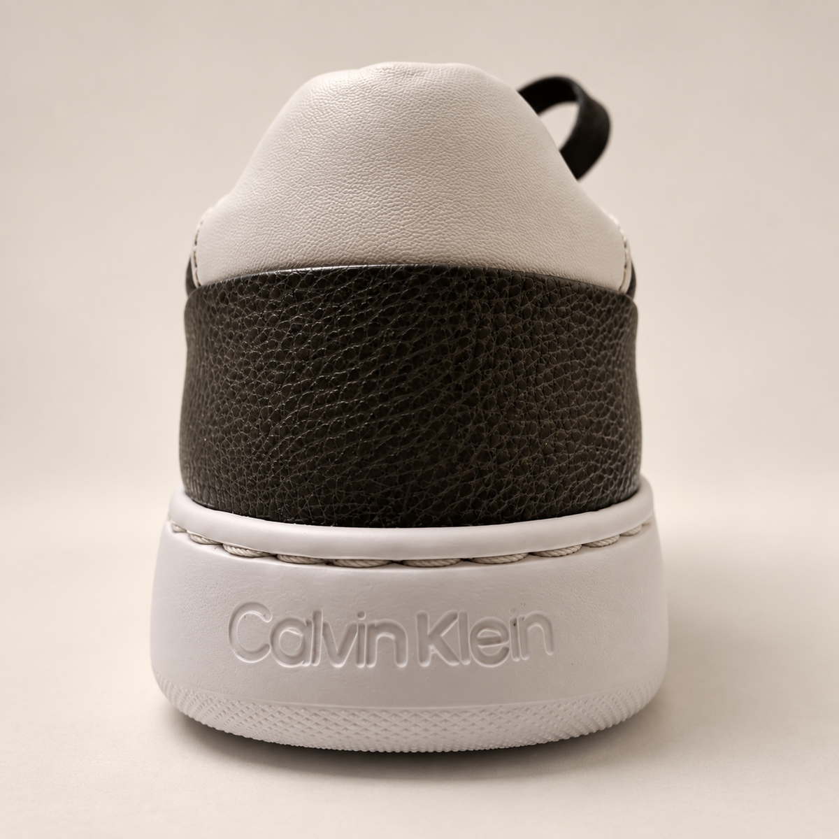 Calvin Klein Men’s Falconi Tumbled Sneakers — vista 5 del producto
