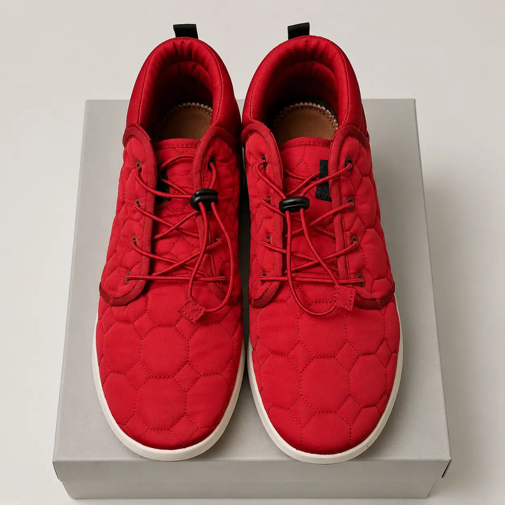 Sun + Stone Men’s Fin Puffer Ankle Boots – Bright Red — vista 3 del producto