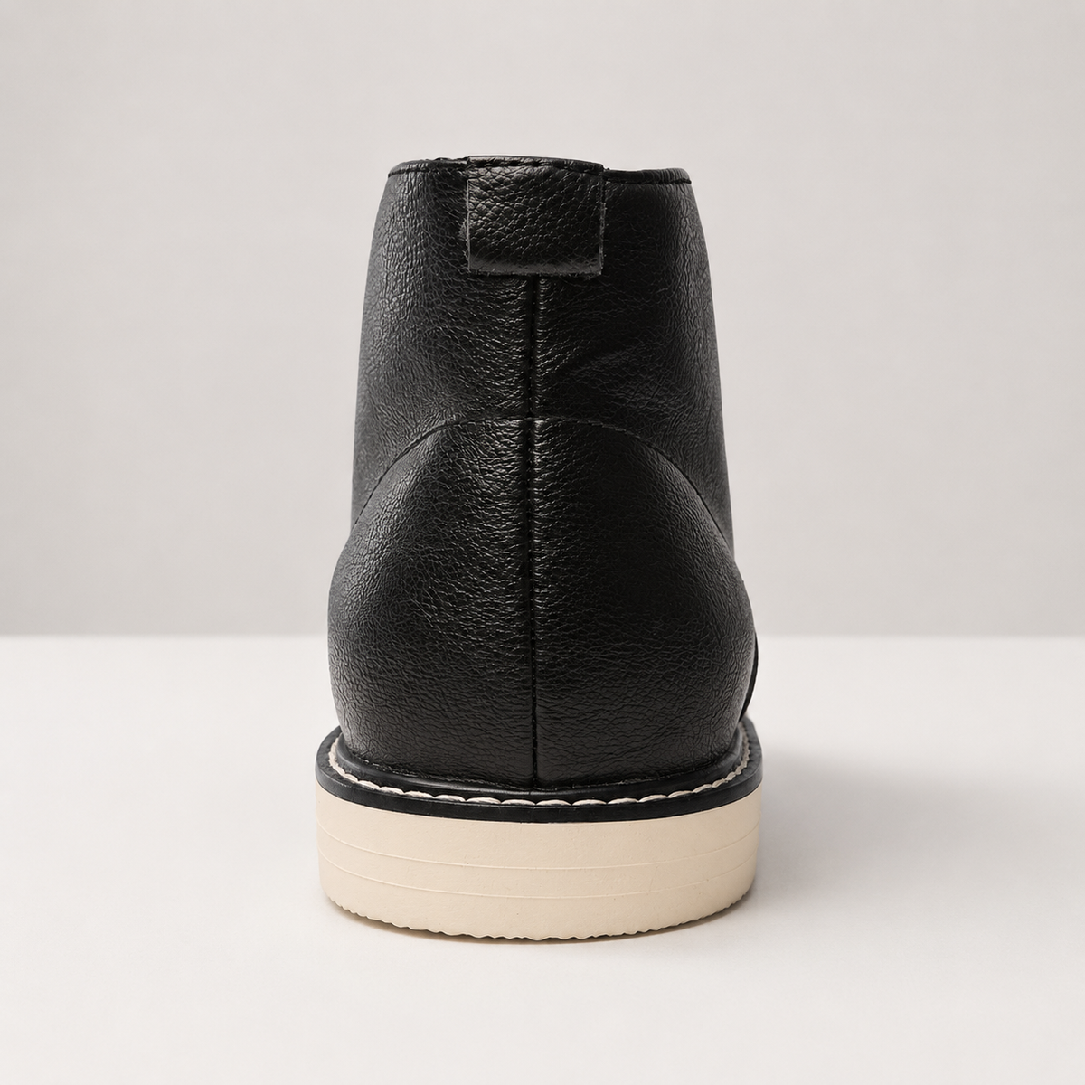 Unlisted by Kenneth Cole Men’s Peyton Chukka Boots — vista 3 del producto