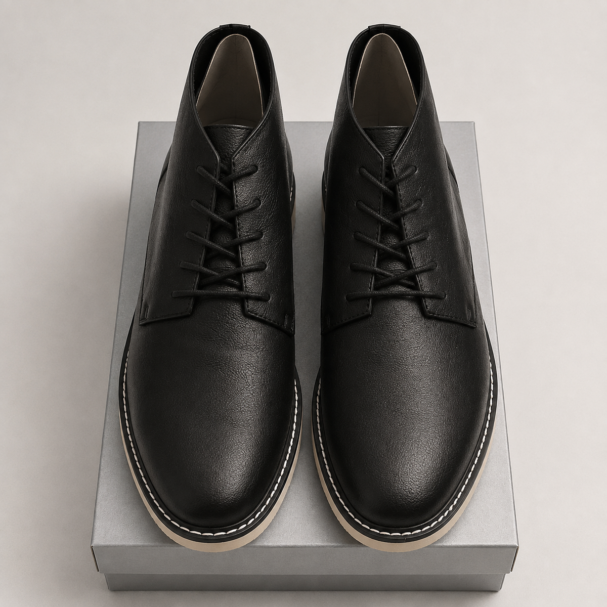 Unlisted by Kenneth Cole Men’s Peyton Chukka Boots — vista 4 del producto